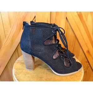 Report Women’s Heel Booties Suede Peep Toe Black Perforated Size 11M Rae